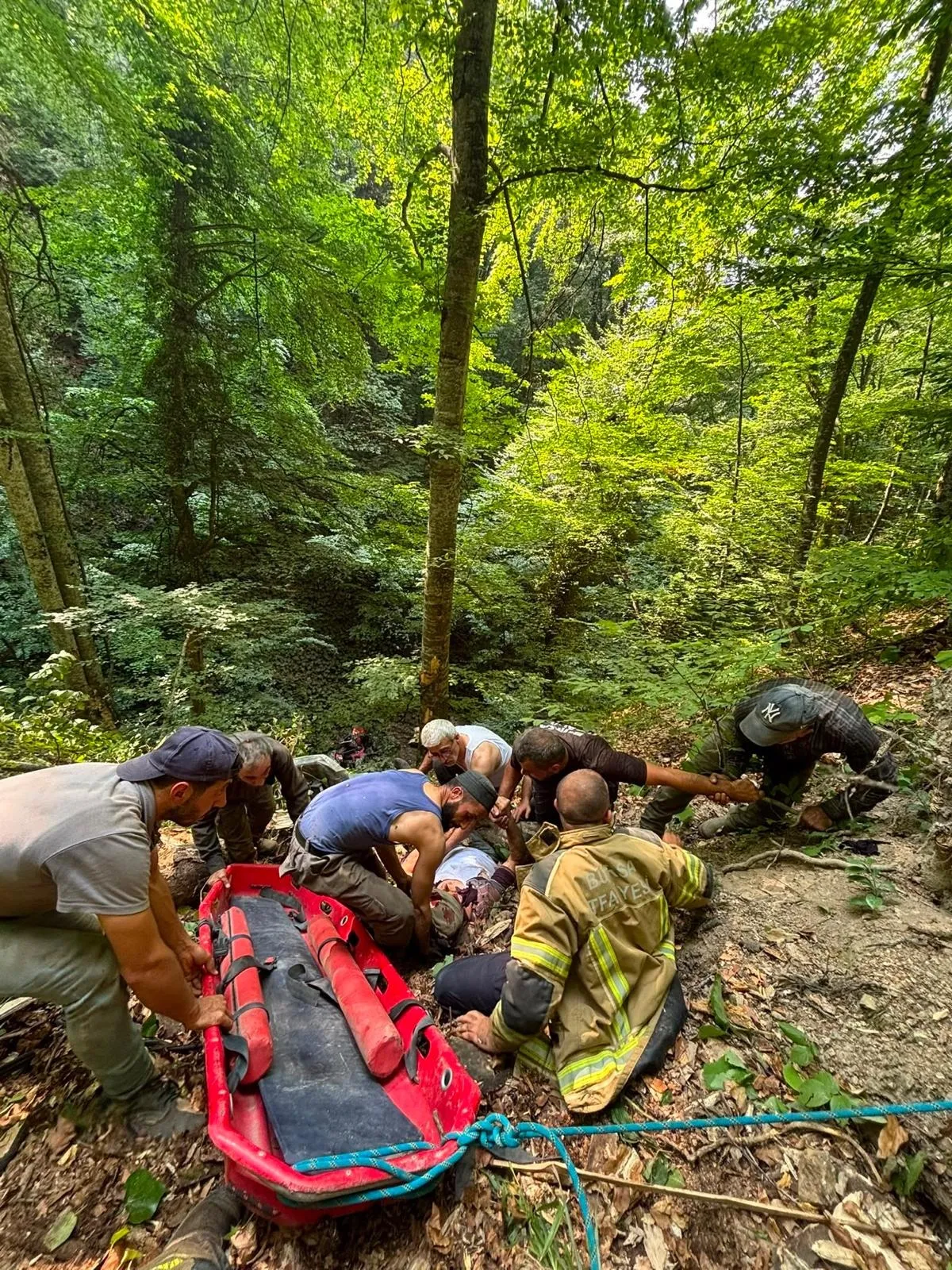 İnegöl ormanlarında traktör uçuruma yuvarlandı