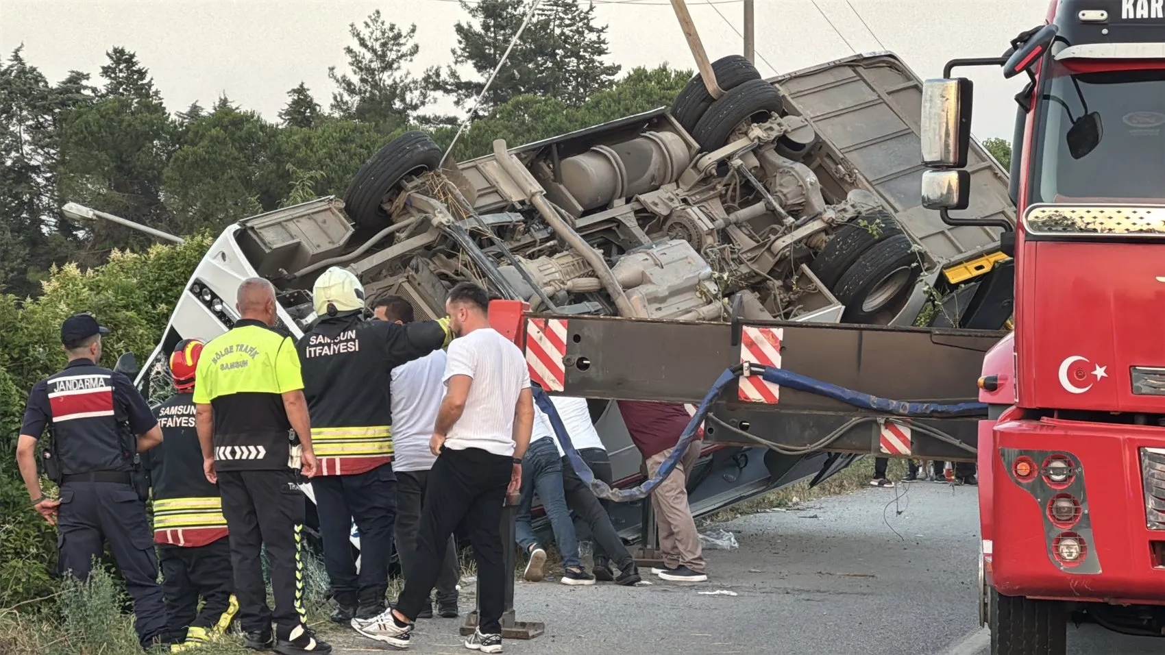 Samsun'da yolcu otobüsü şarampole uçtu 21 kişi hastaneye kaldırıldı