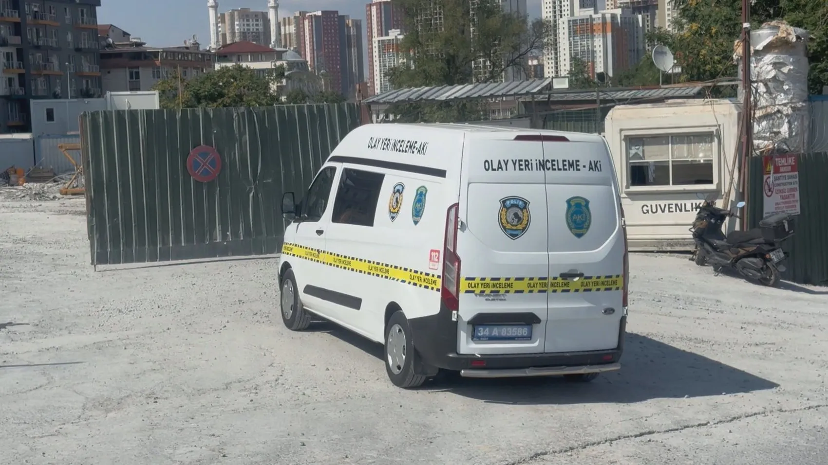 Esenyurt’ta inşaat faciası Bir işçi yüksekten düşerek ağır yaralandı