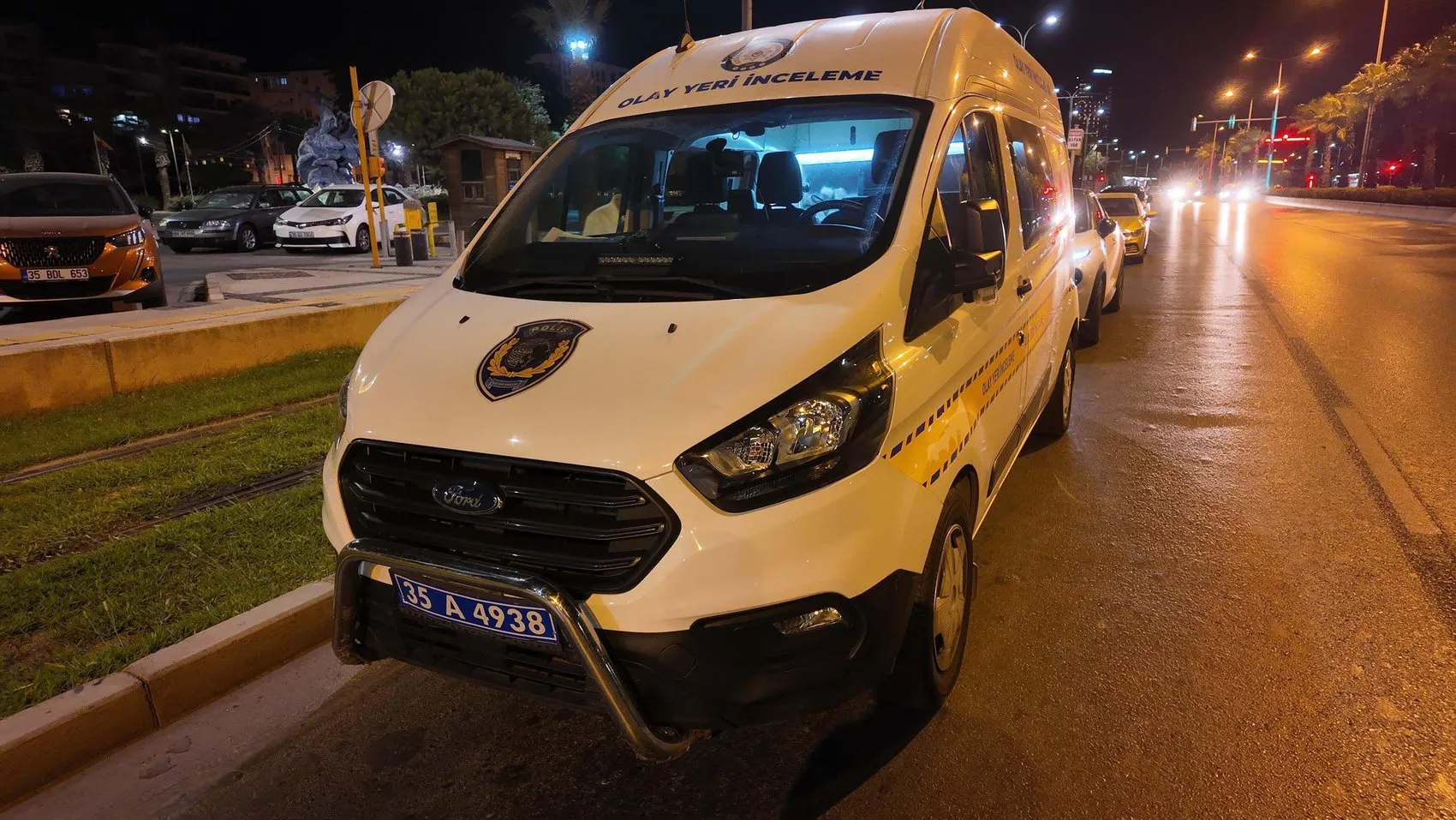 İzmir'de taraftar gruplarına büyük operasyon
