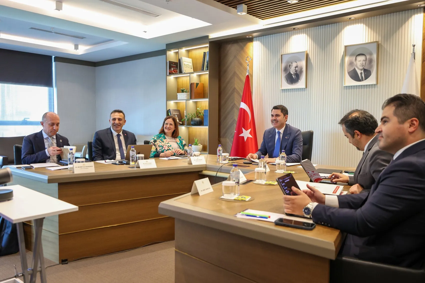 Antalya iklim zirvesi için dünya uzmanlarıyla ortak akıl masası kuruldu