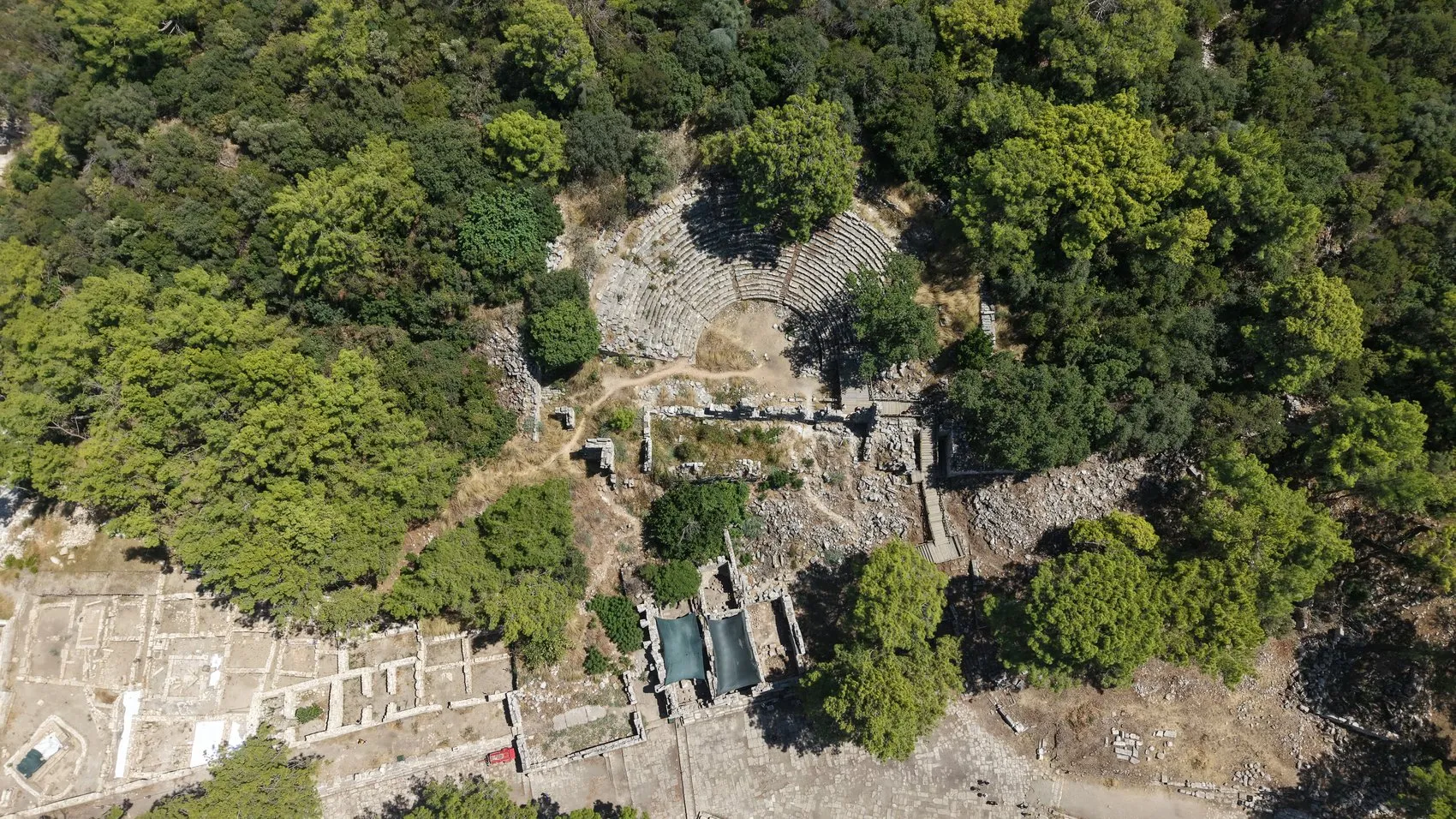 Antik Kentte Deniz Keyfi Phaselis Ziyaretçi Akınına Uğruyor