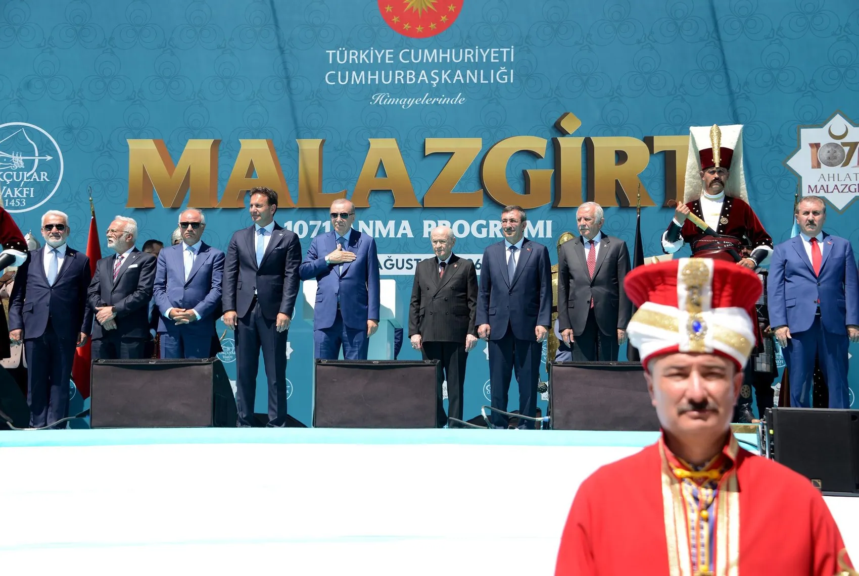 Erdoğan Malazgirt'te Türkiye'nin önünü kimse kesemez