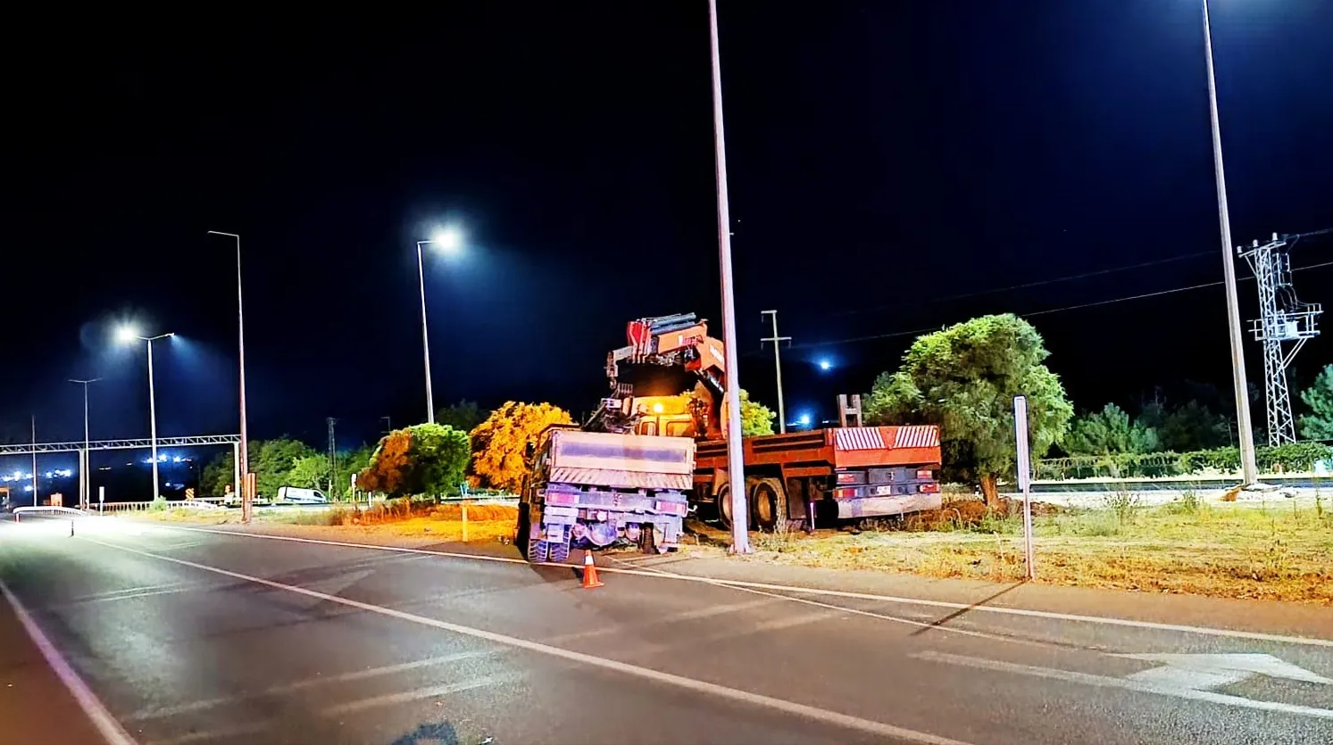 Kayseri'de motosikletli genç iş makinesiyle çarpıştı