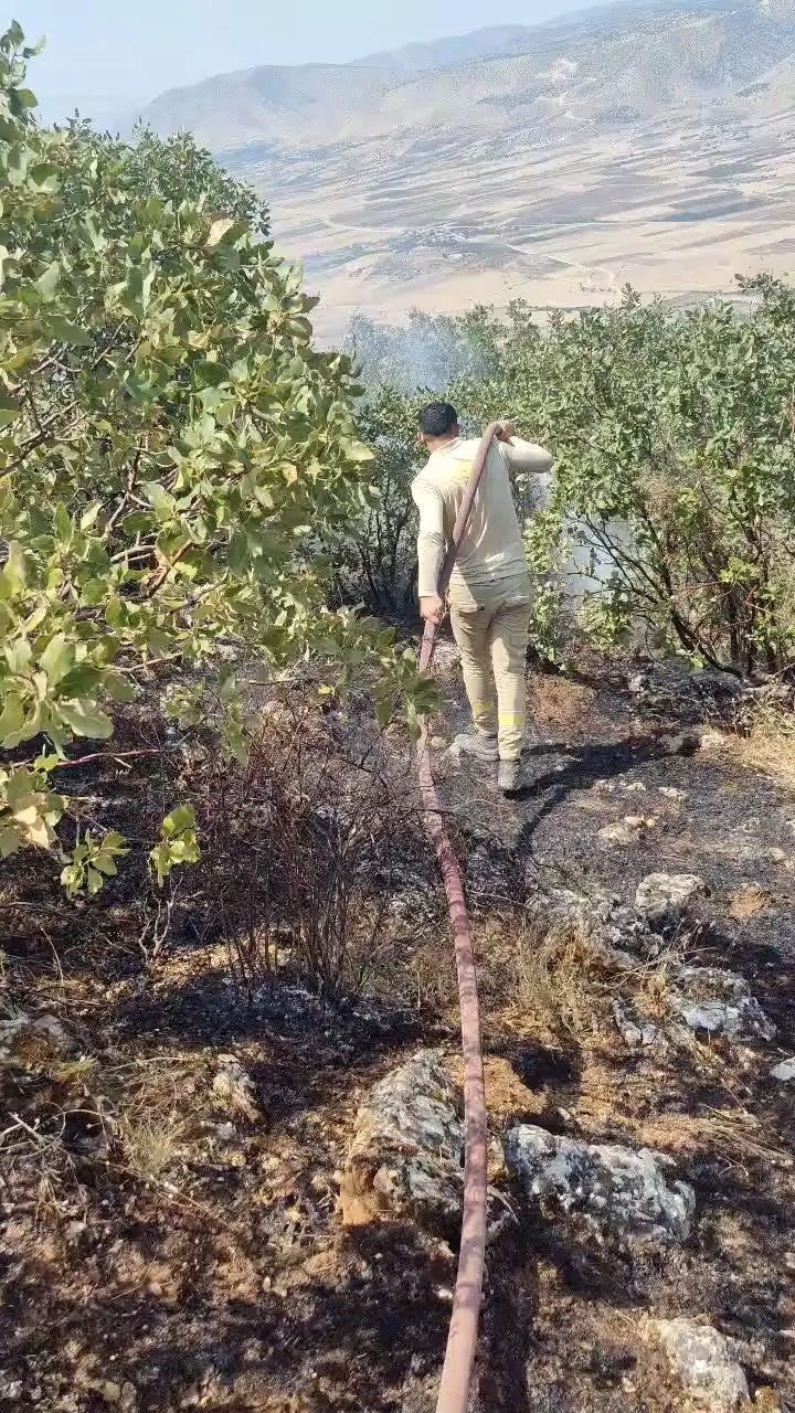 Eruh'ta yangınla mücadele eden ekipler soluğu düğünde aldı