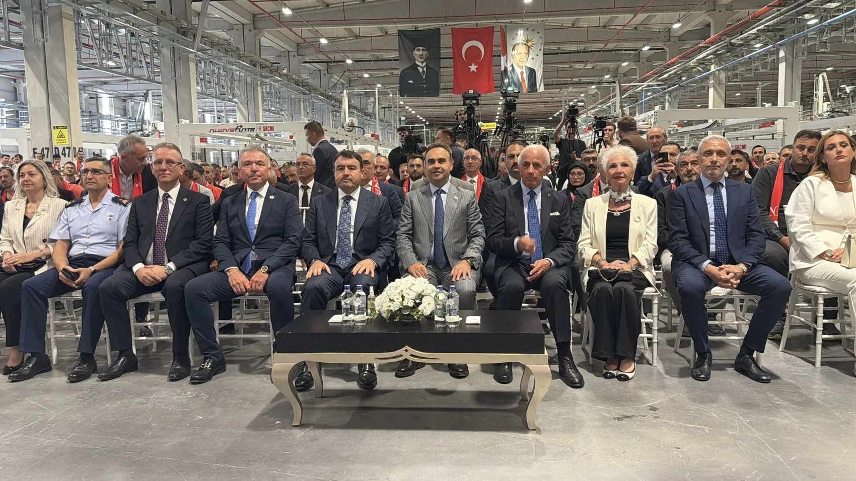 Kütahya'da 8 Milyar Liralık Seramik Fabrikası Açıldı Bakan Kacır'dan İhracat Vurgusu