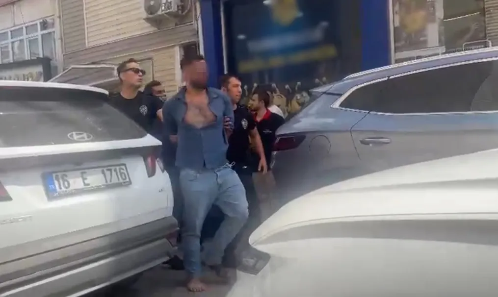 Bursa'da sokak ortasında aile kavgası 6 yaralı