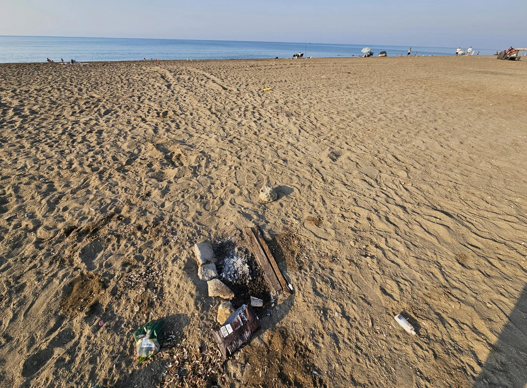 Caretta yuvalarına araçla girdiler Yasaklar çiğnendi