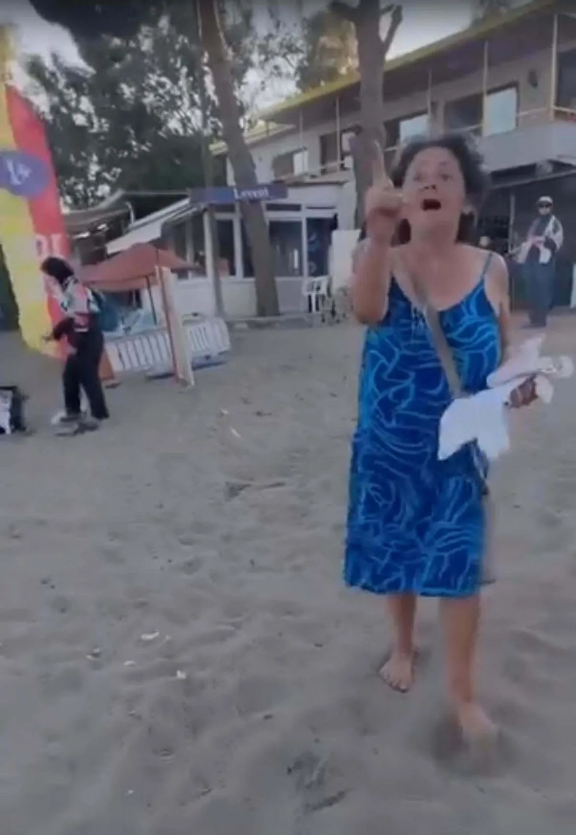 Plajda başörtülü kadına hakaret eden şüpheliye 3 yıl istem