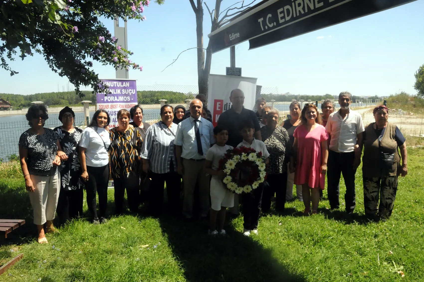 Edirne’de Roman soykırımı kurbanları Meriç Nehri kıyısında anıldı