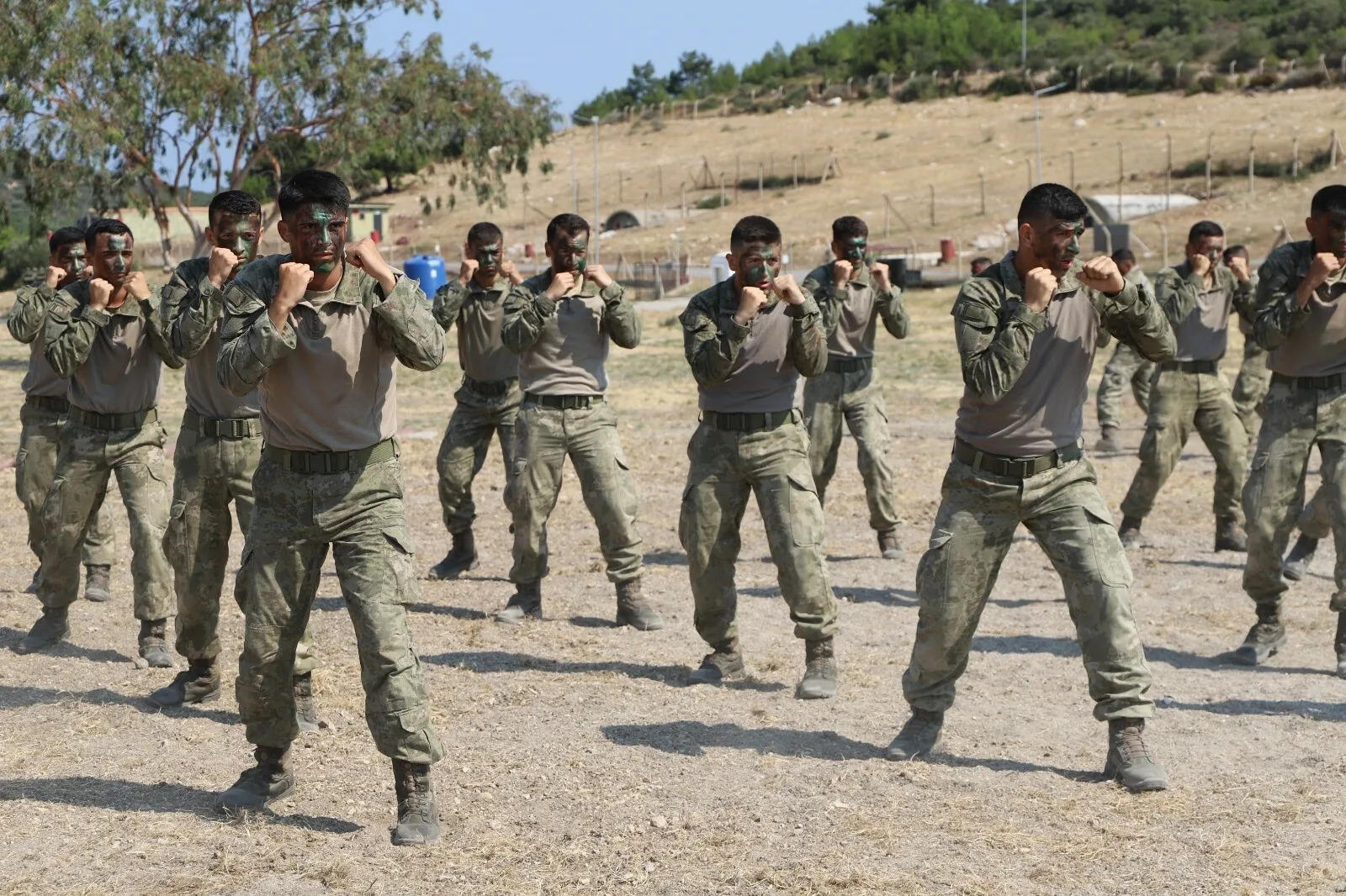 Geleceğin komutanları Urla'da sahaya indi