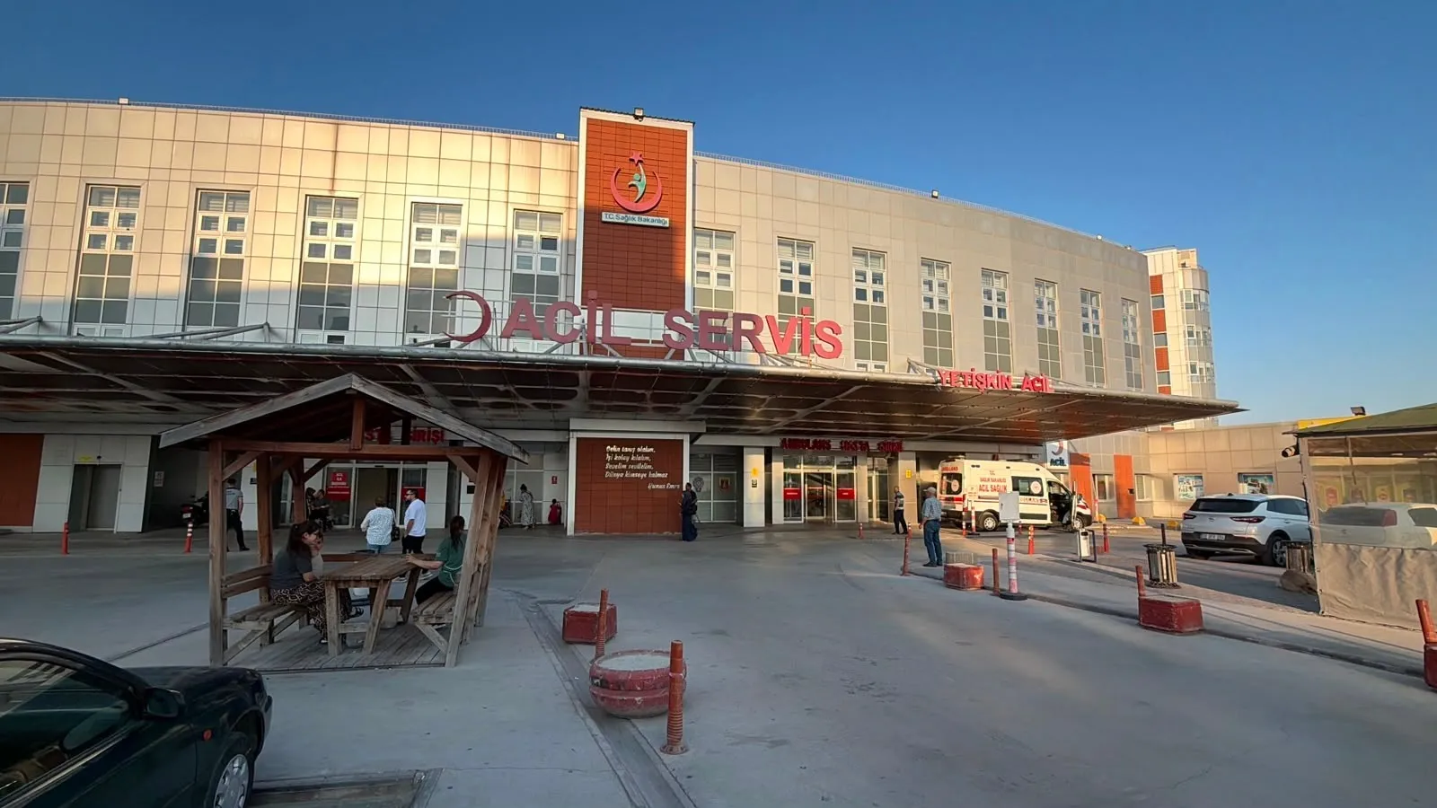 Eskişehir’de dehşet anları Yoldan geçen adamı çaya itti