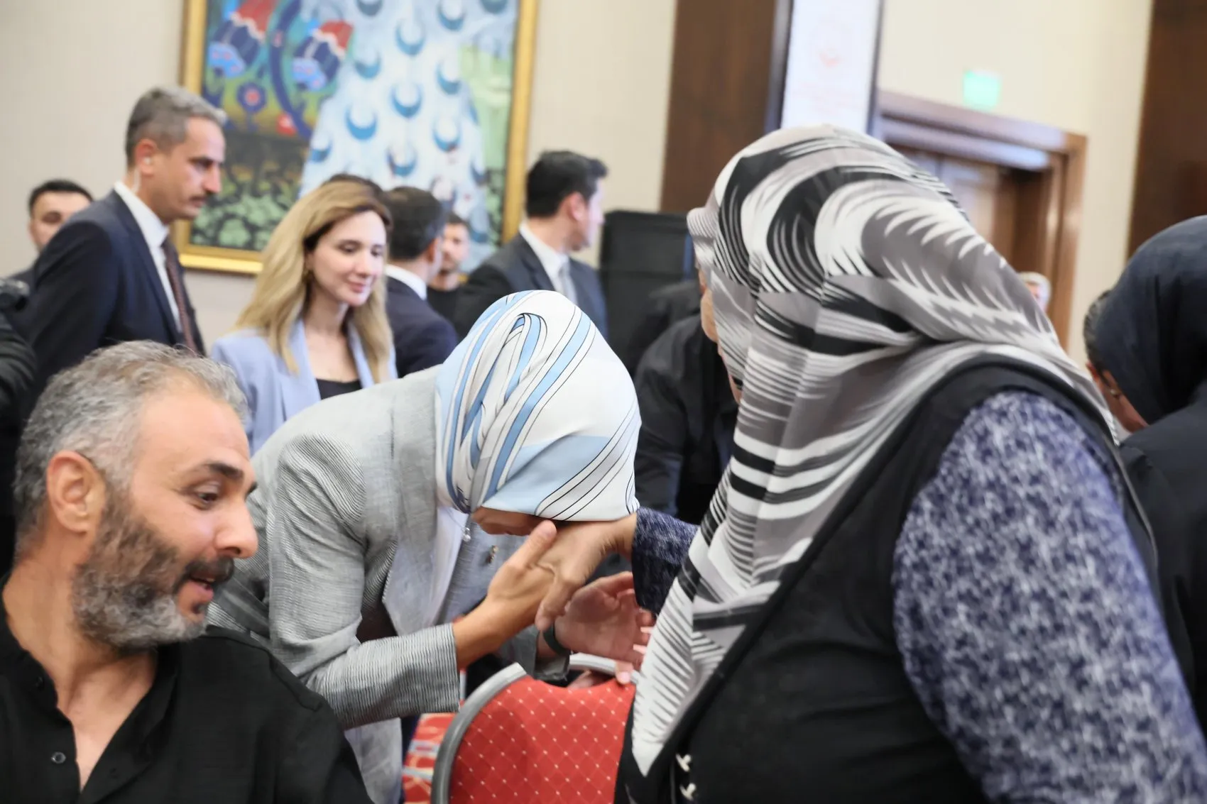 Mardin'de şehit aileleri ve gazilerle buluşan Bakan Göktaş Bu ülke, biz beraber oldukça daha da güçlü olacak