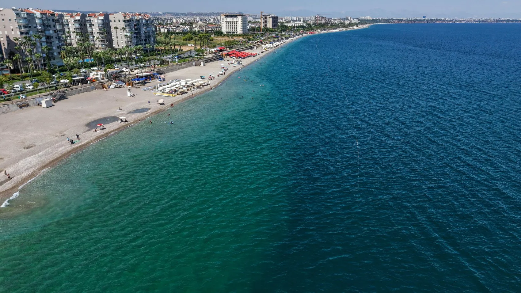 Konyaaltı Sahili’nde tehlikeli eksiklik