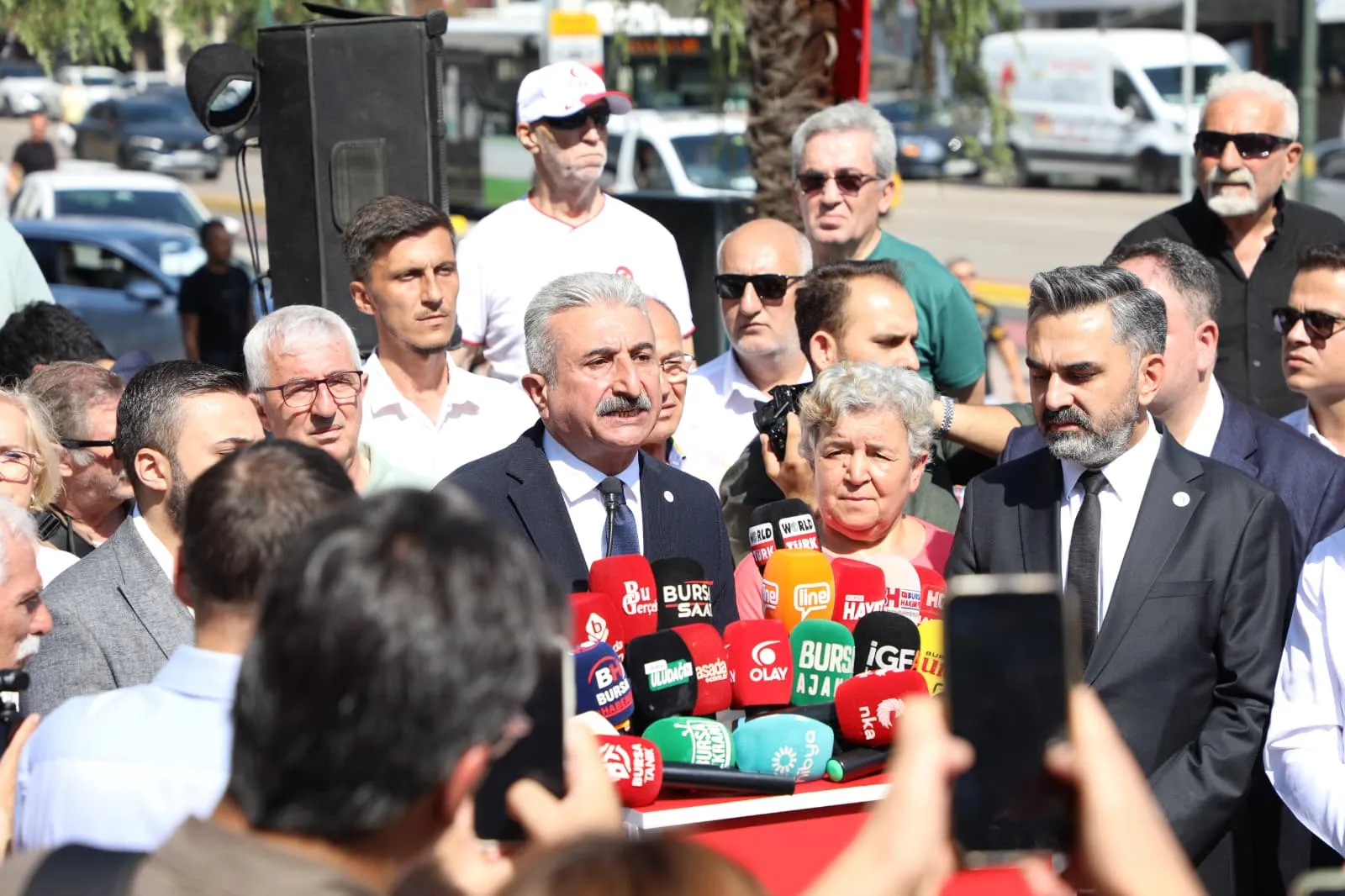 Bursa’da siyasi deprem 6 belediye başkanı CHP’den istifa etti