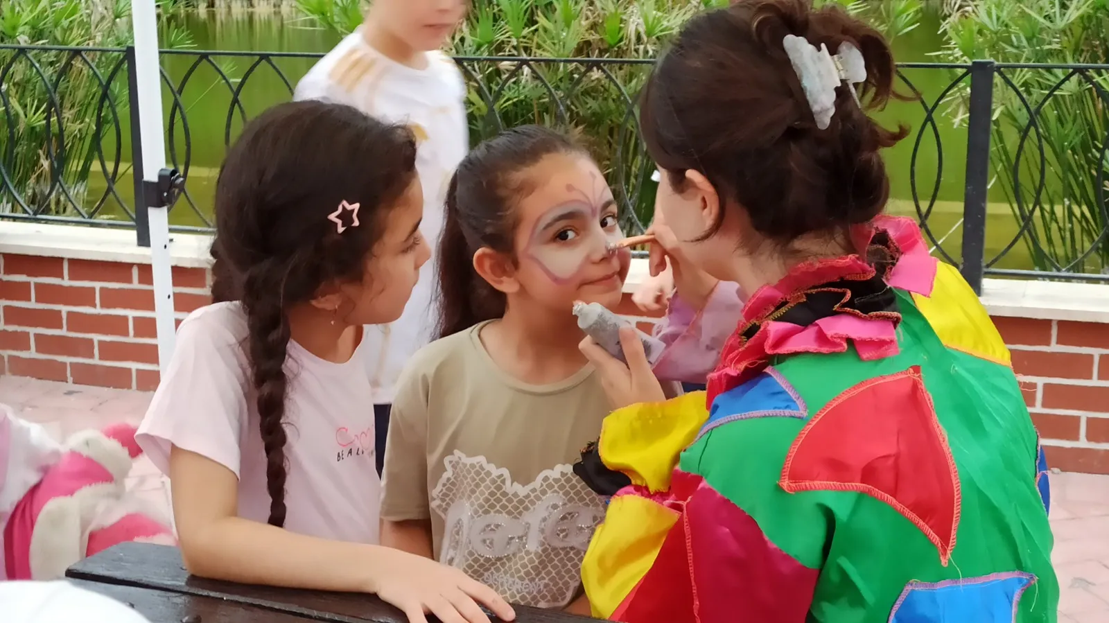 Miniklere enerji tasarrufunu tiyatroyla öğretiyorlar