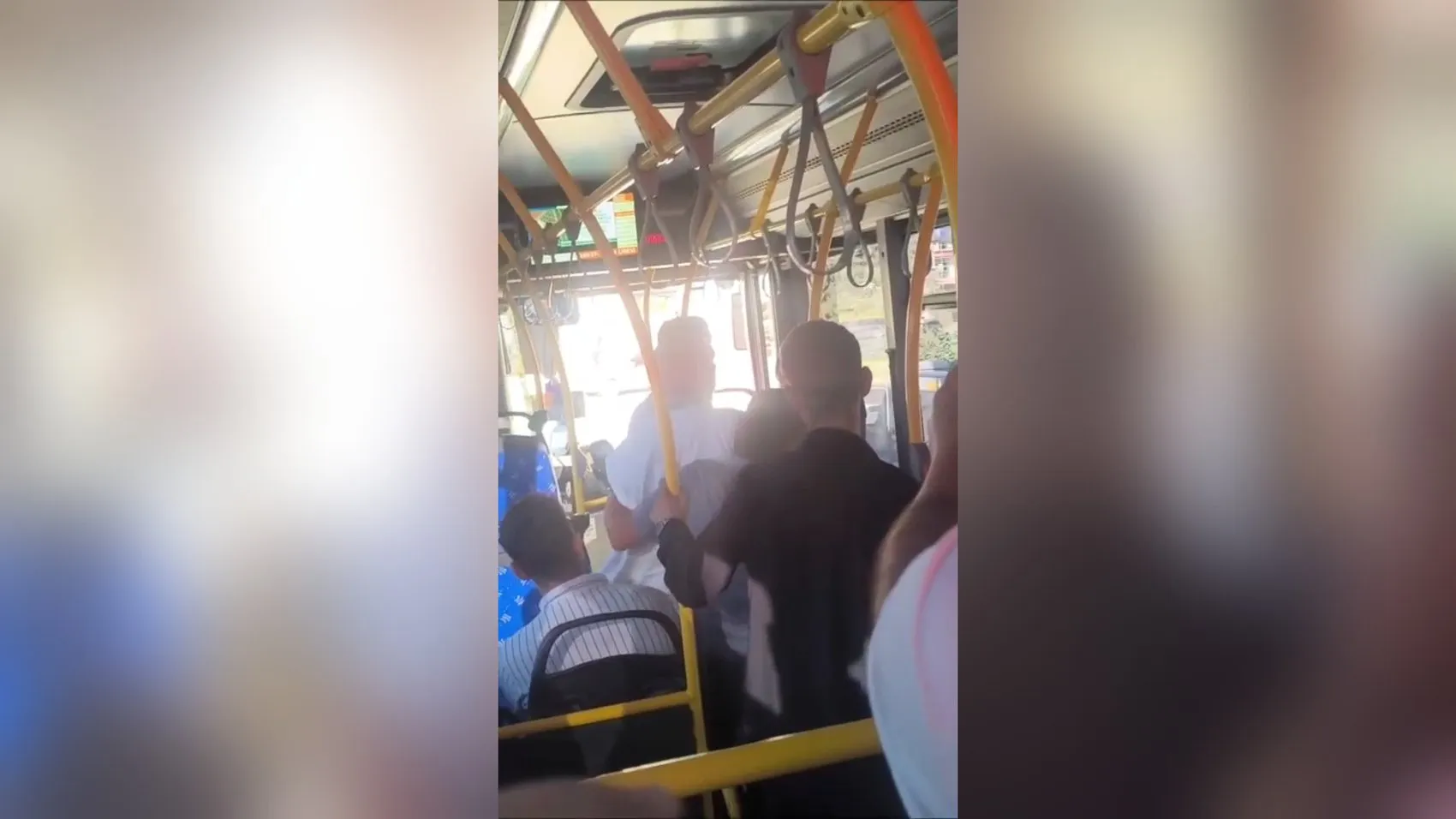Malatya’da toplu taşımada yumruklu kavga anı kameraya yansıdı