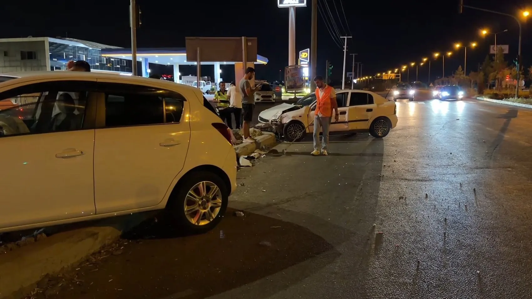 Diyarbakır'da kavşak kazası 7 yaralı