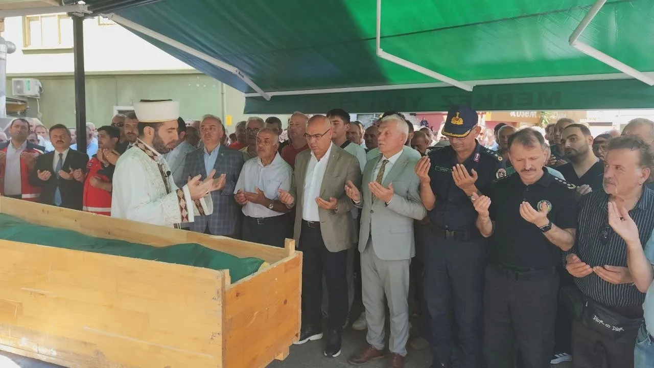 Giresun selinde kaybolan öğretmen son yolculuğuna uğurlandı
