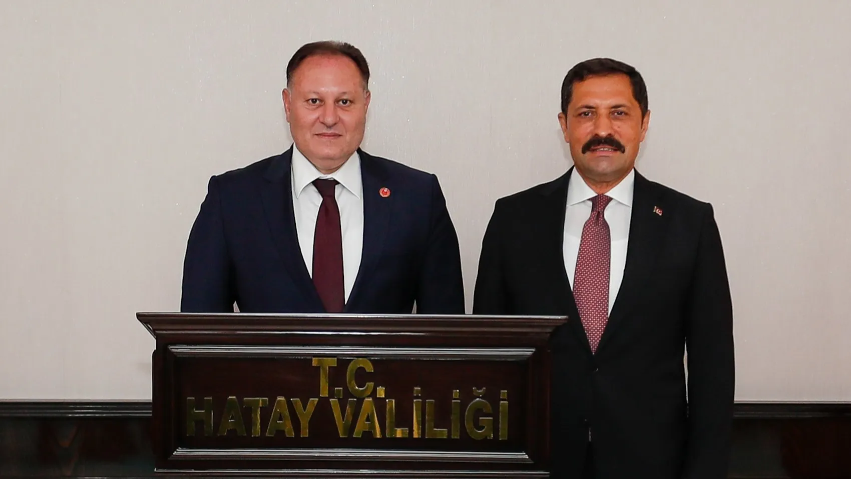 KKTC Meclis Başkanı Öztürkler Hatay’da deprem bölgesini inceledi