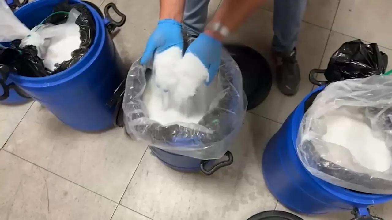 Kağıthane’deki bir iş yerinde 104 kilogram uyuşturucu bulundu