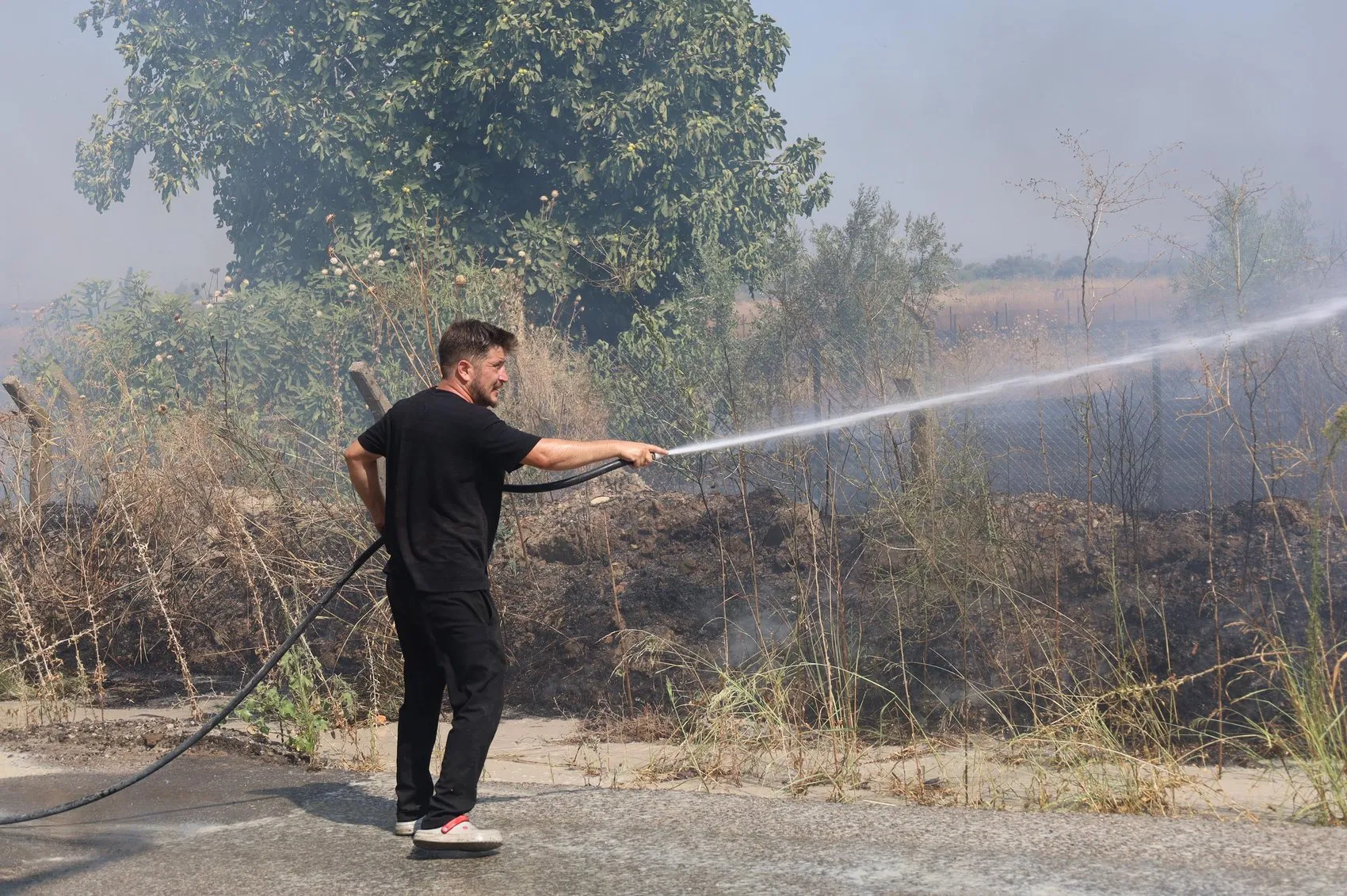Manisa Turgutlu'da hurdalık yangını korkuttu