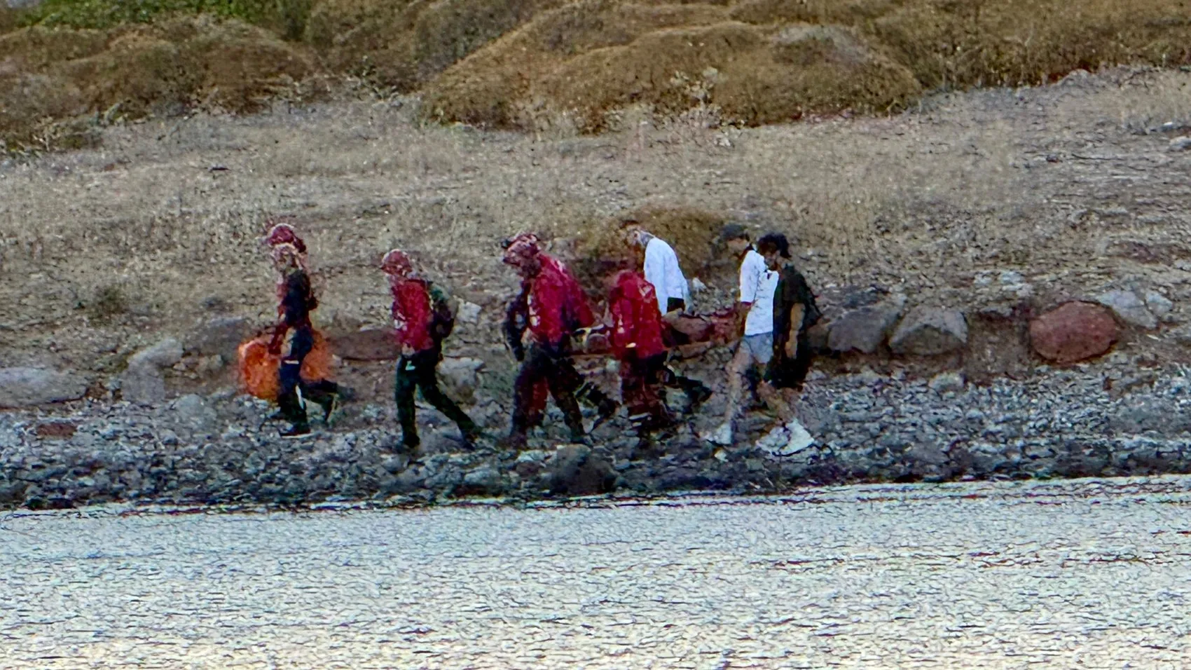 Bodrum'da Akvaryum Koyu'nda düşen genç deniz ambulansıyla hastaneye ulaştı