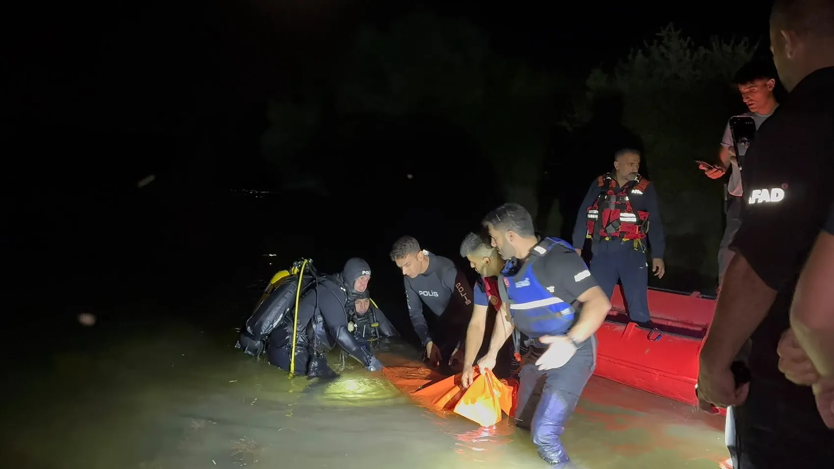 Bingöl’de nehir sularına kapılan gençten acı haber geldi
