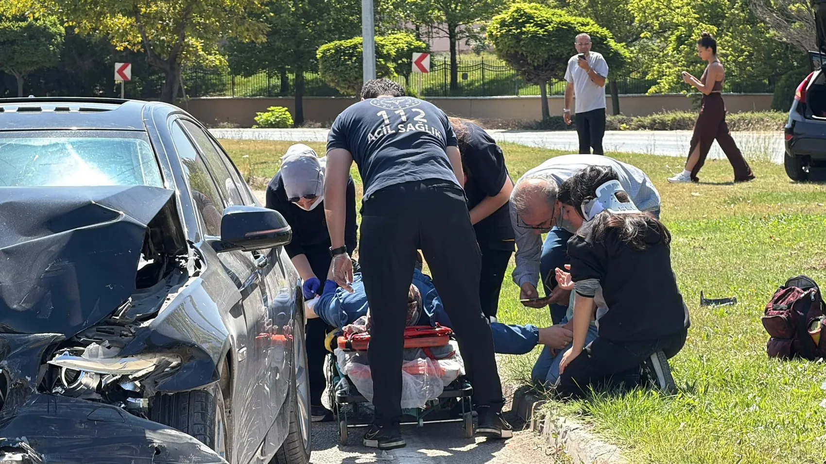 Eskişehir’de trafik kazasına müdahale eden polis ekibi kaza geçirdi