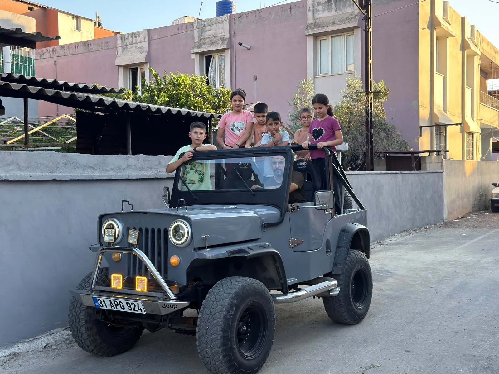 Reyhanlılı esnafın 74 yıllık hurda cip ile büyük dönüşümü