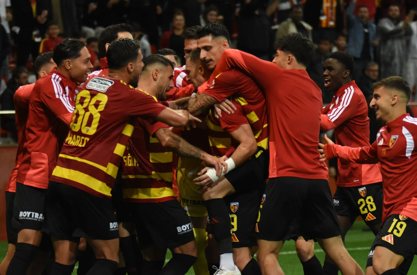 Bursaspor, Kayseri'de geriden gelerek kazandı
