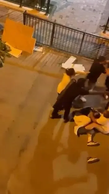 Çekmeköy trafiğinde yol verme kavgası kameraya yansıdı