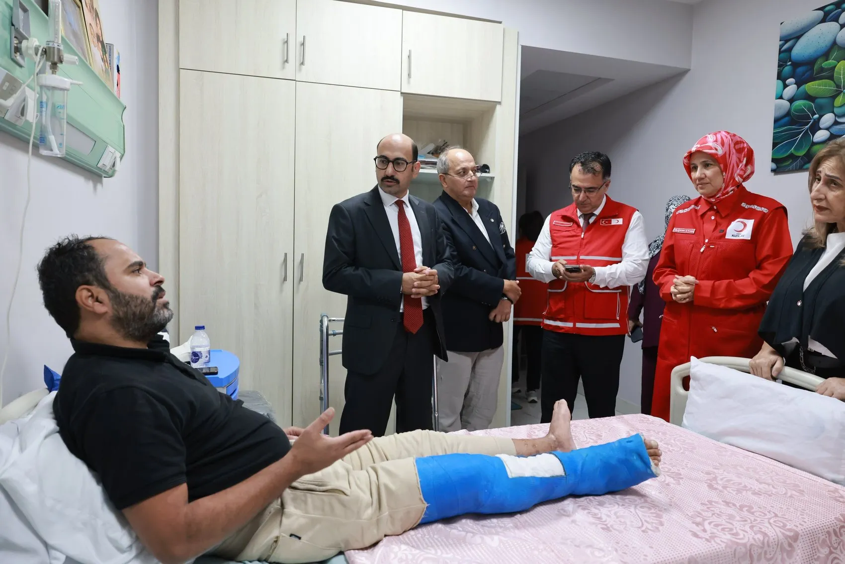 Kızılay Başkanı Kahire'de Gazzeli hastalarla buluştu, yeni destek programı duyurdu