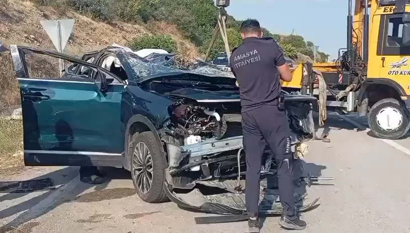 Amasya'da direksiyon hakimiyetini kaybeden sürücü kaza yaptı