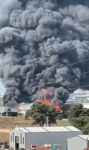 Gebze’de kimyasal fabrika yangını 2 yaralı