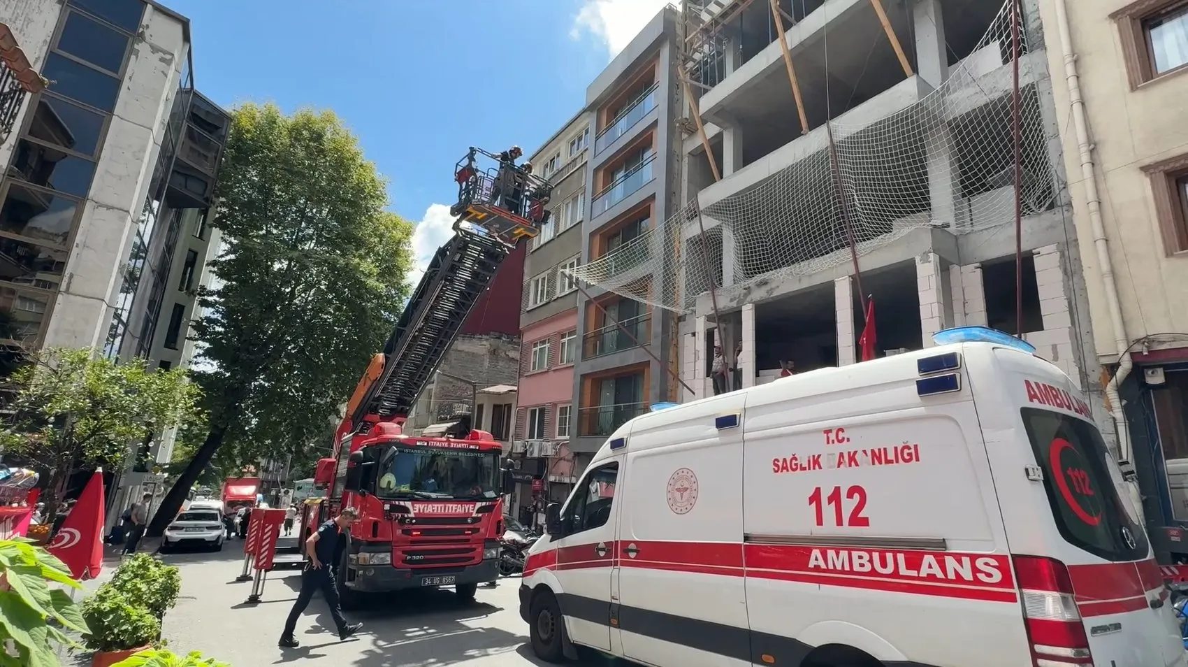 Beyoğlu rezidansında çıplak turist paniği