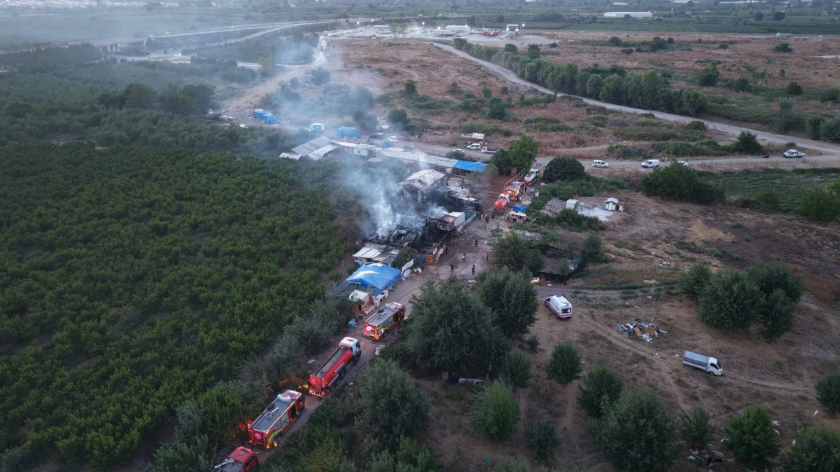 Bursa Yıldırım’da bir çiftlik alevlere teslim oldu