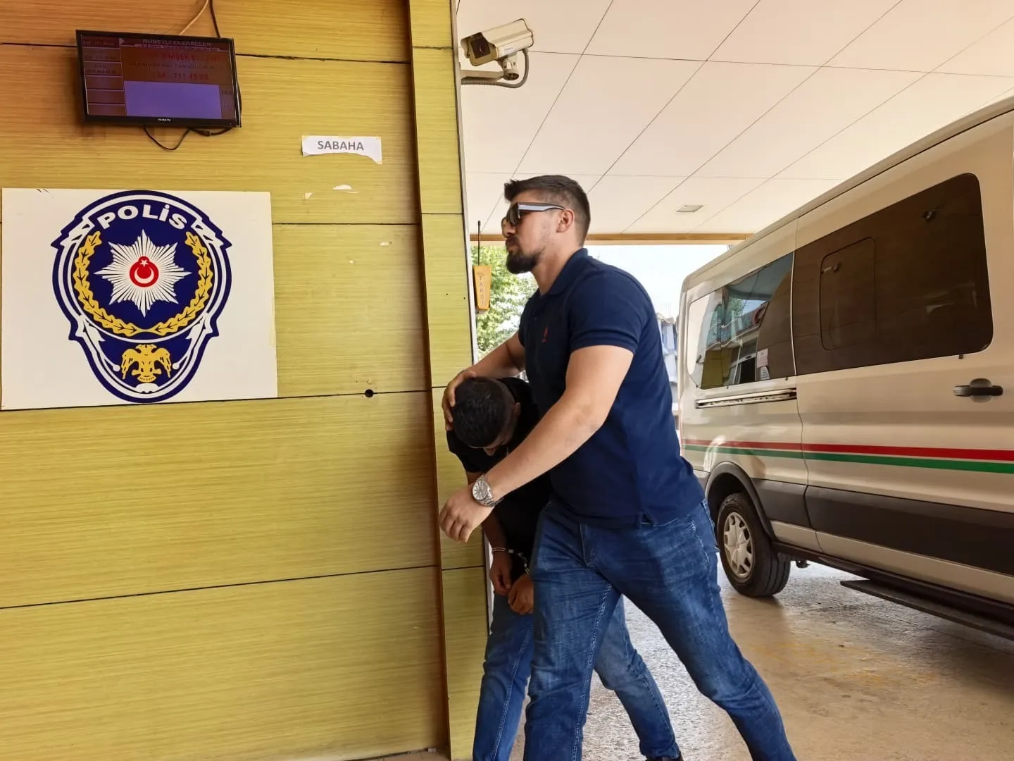 İnegöl'de zehir tacirine suçüstü operasyonu