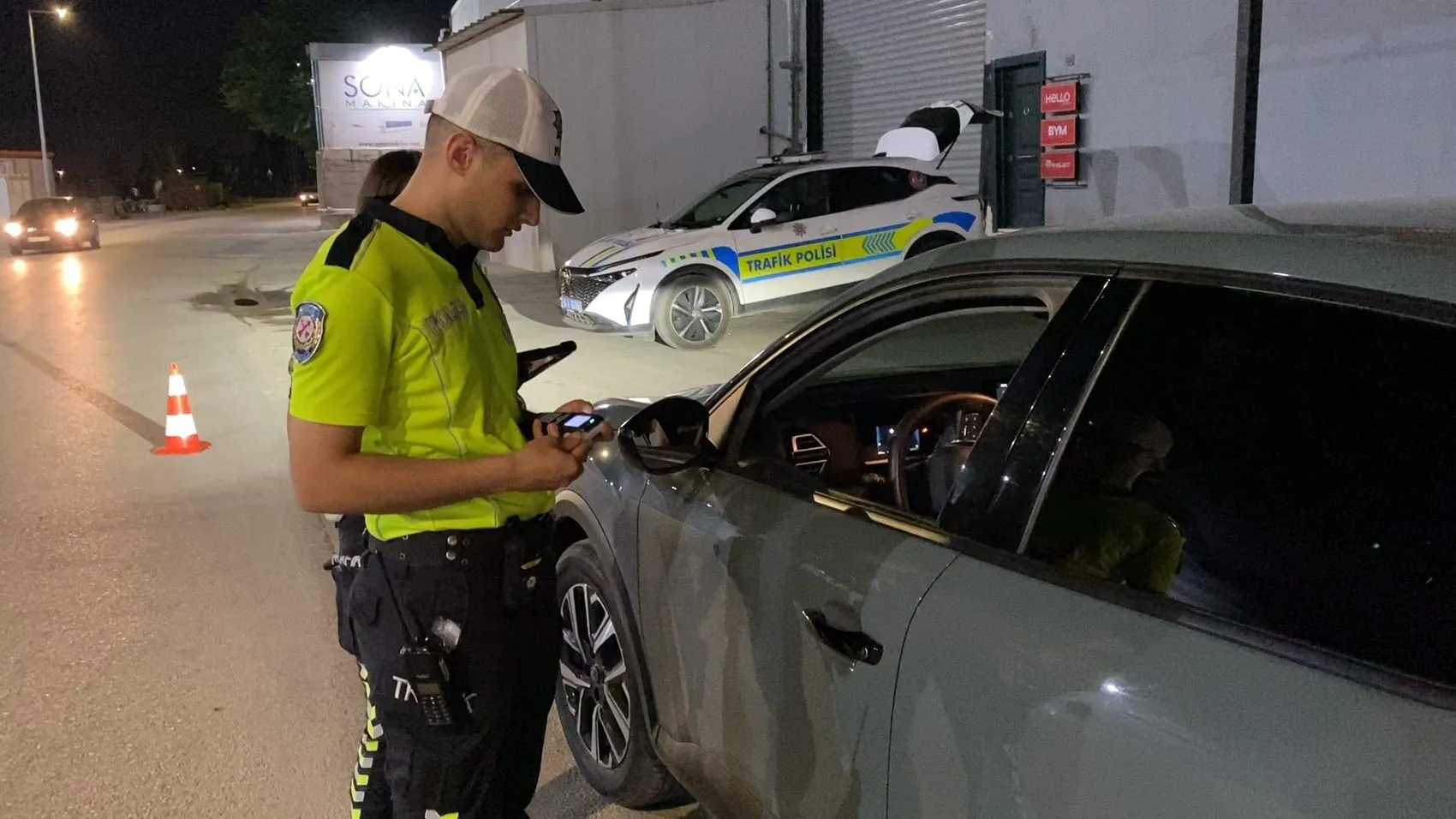 İnegöl trafiğinde ikizlerin alkol sınavı