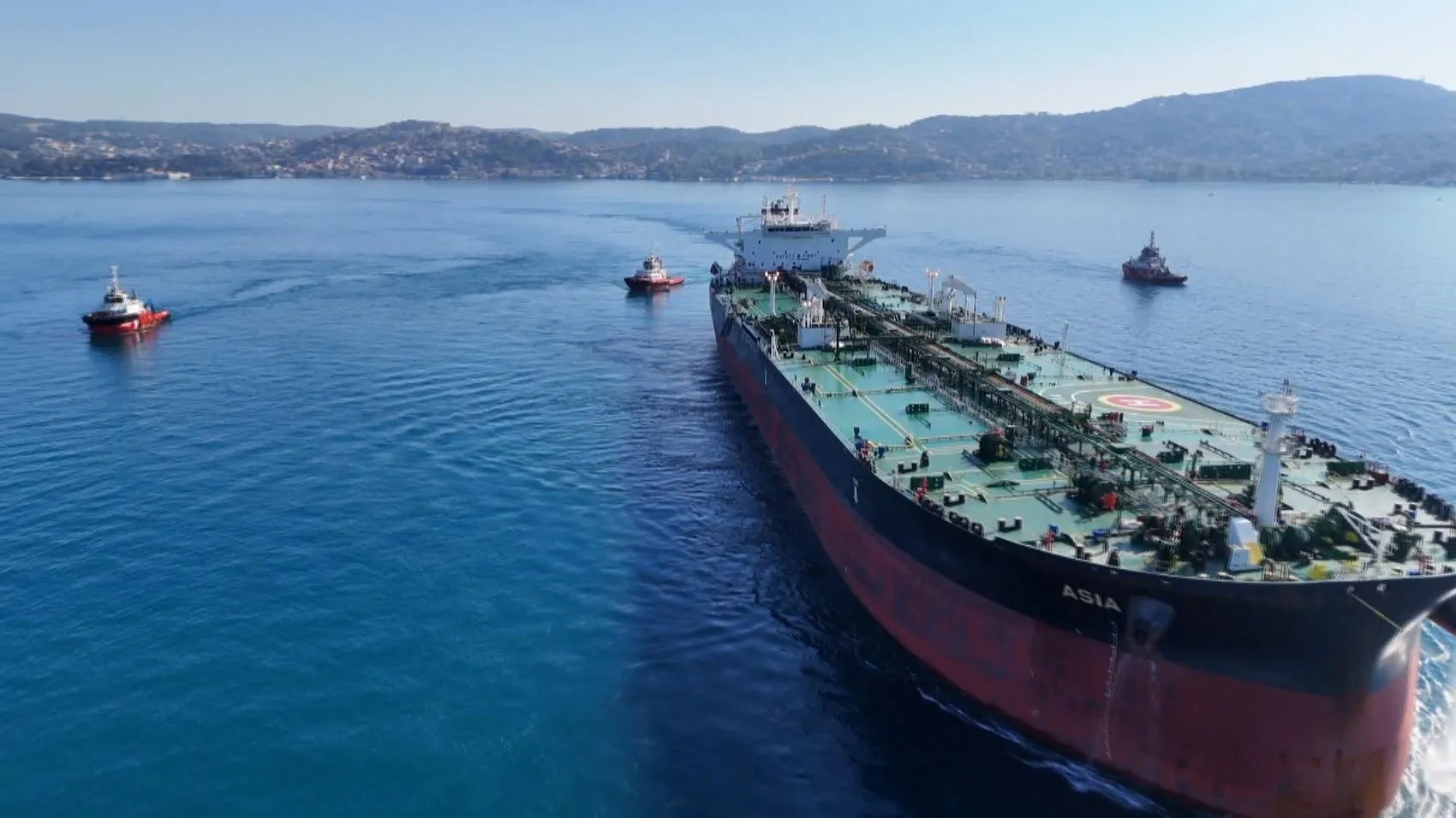 İHA saldırısı geçiren dev tanker İstanbul Boğazı'na girdi