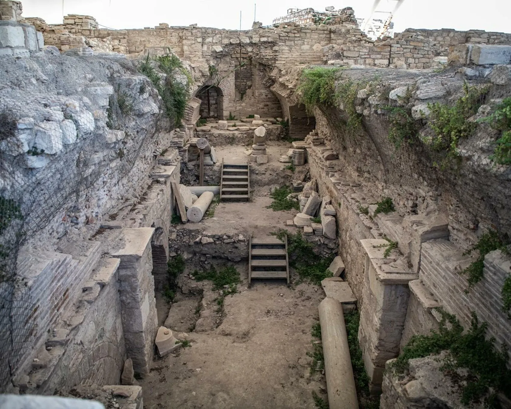 Kuşadası Kadıkalesi’nde 5 bin yıllık gizemli tarih gün yüzüne çıkarılıyor