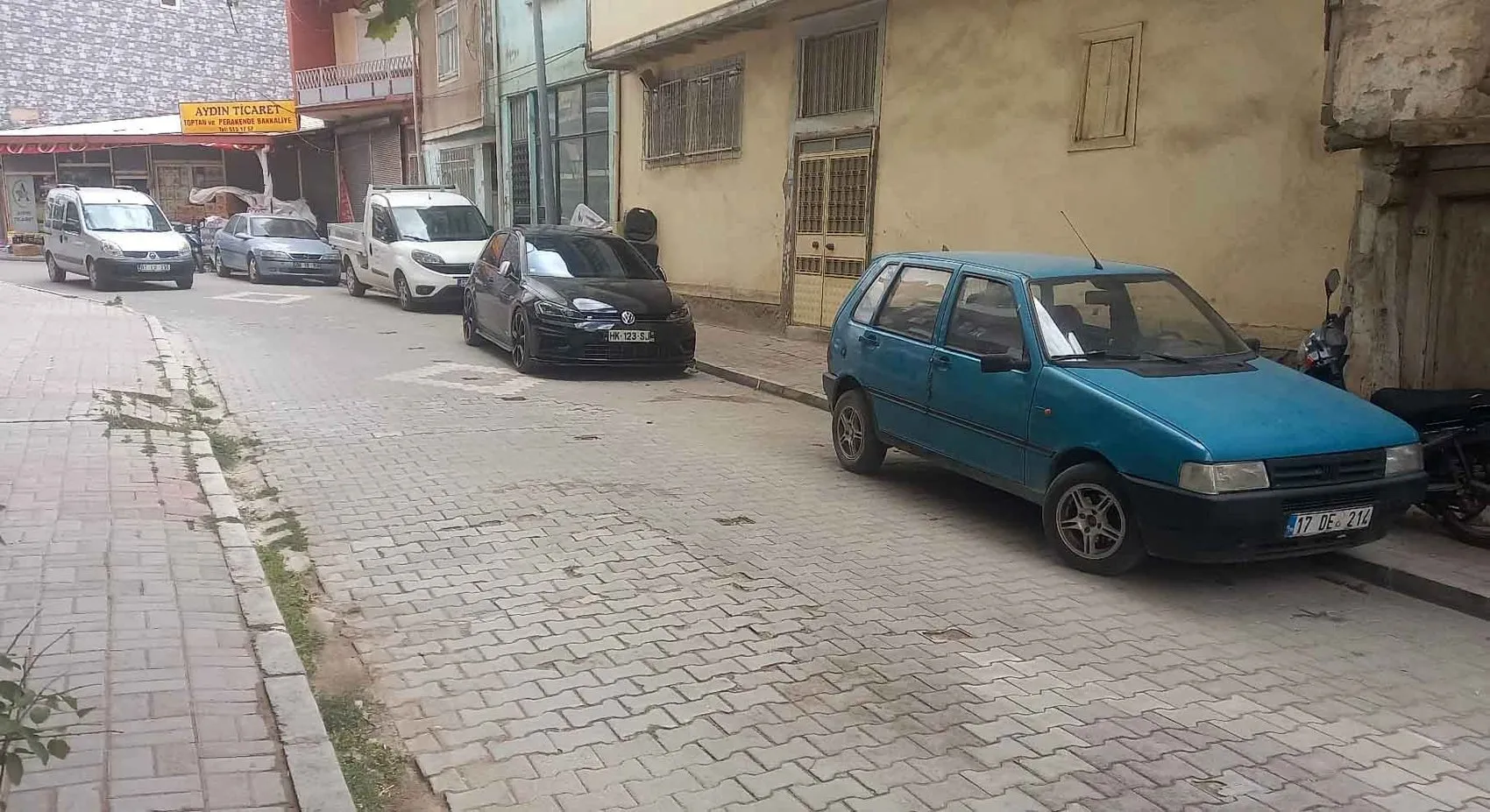 Sandıklı'da bıçaklı kavgada 17 yaşındaki genç hayatını kaybetti, babası yaralı
