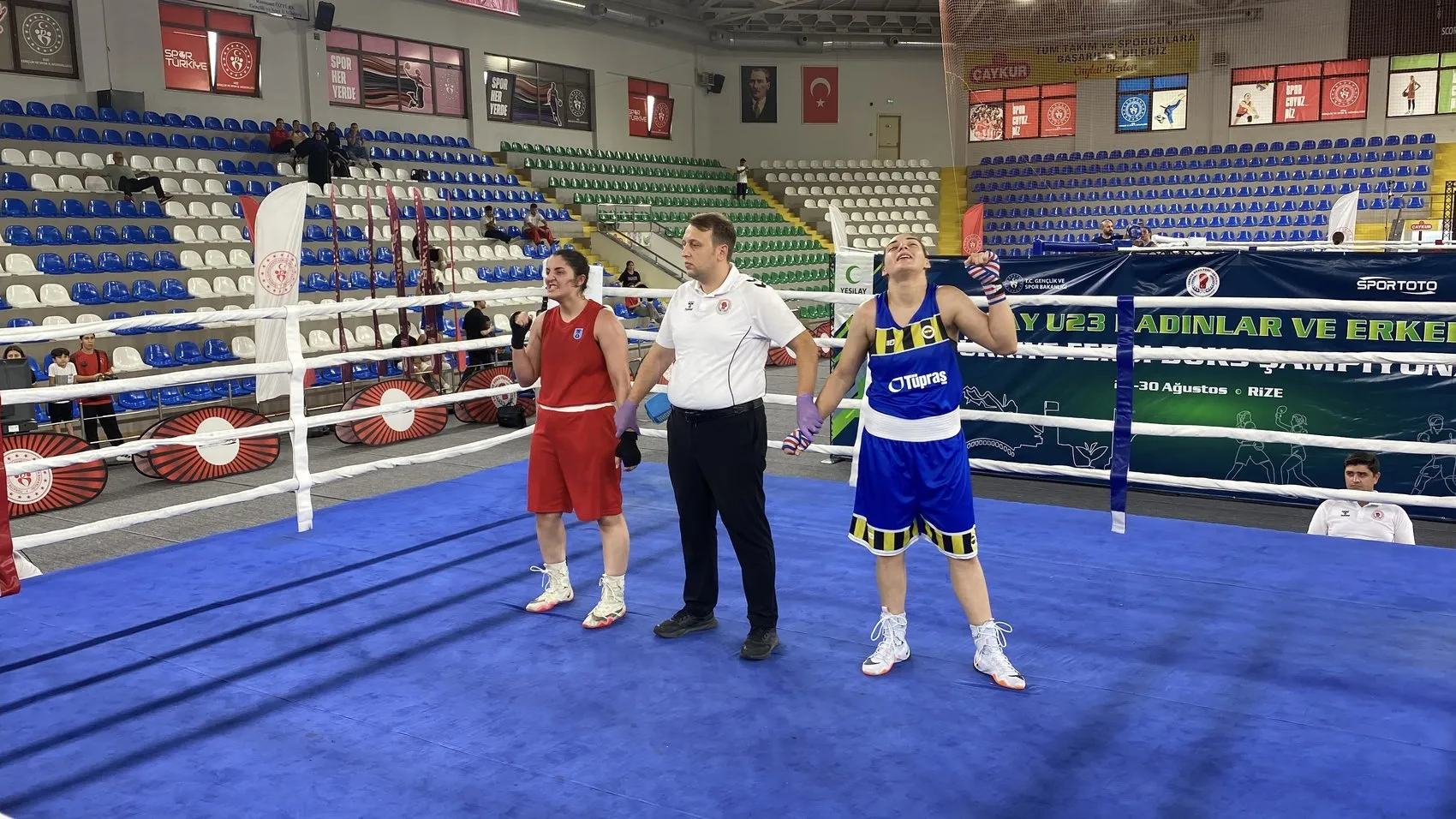 Rize'de ringler şampiyonlara doydu 59 ilden 365 boksör kıyasıya yarıştı