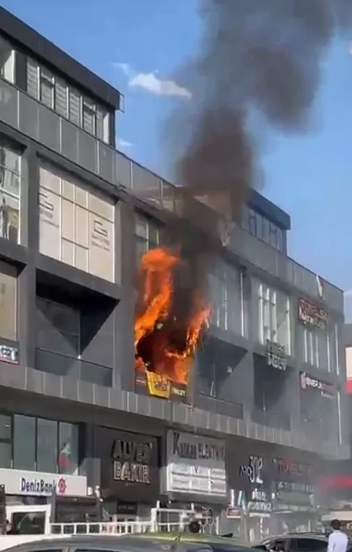 Ankara İvedik OSB'de hırdavat dükkanı küle döndü
