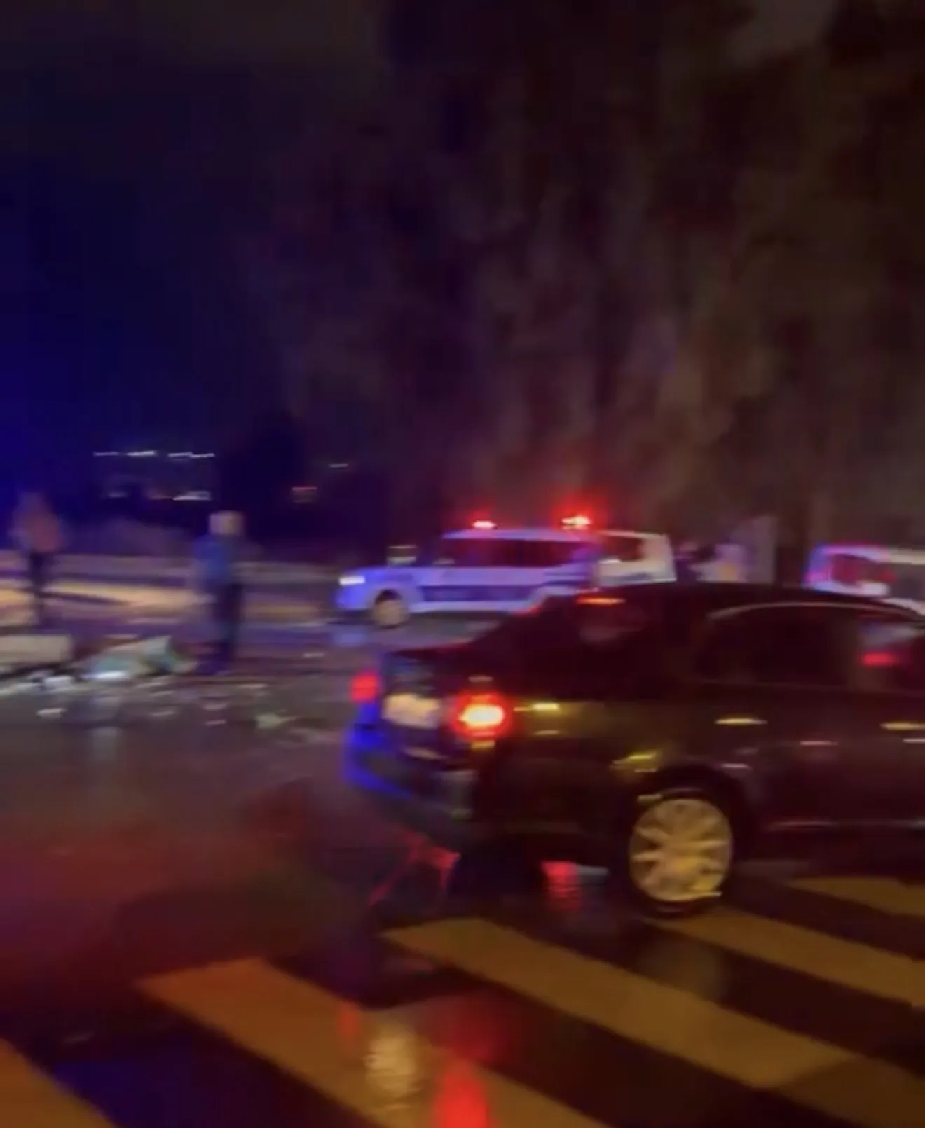 Osmaniye’de gece vakti üç araç birbirine girdi