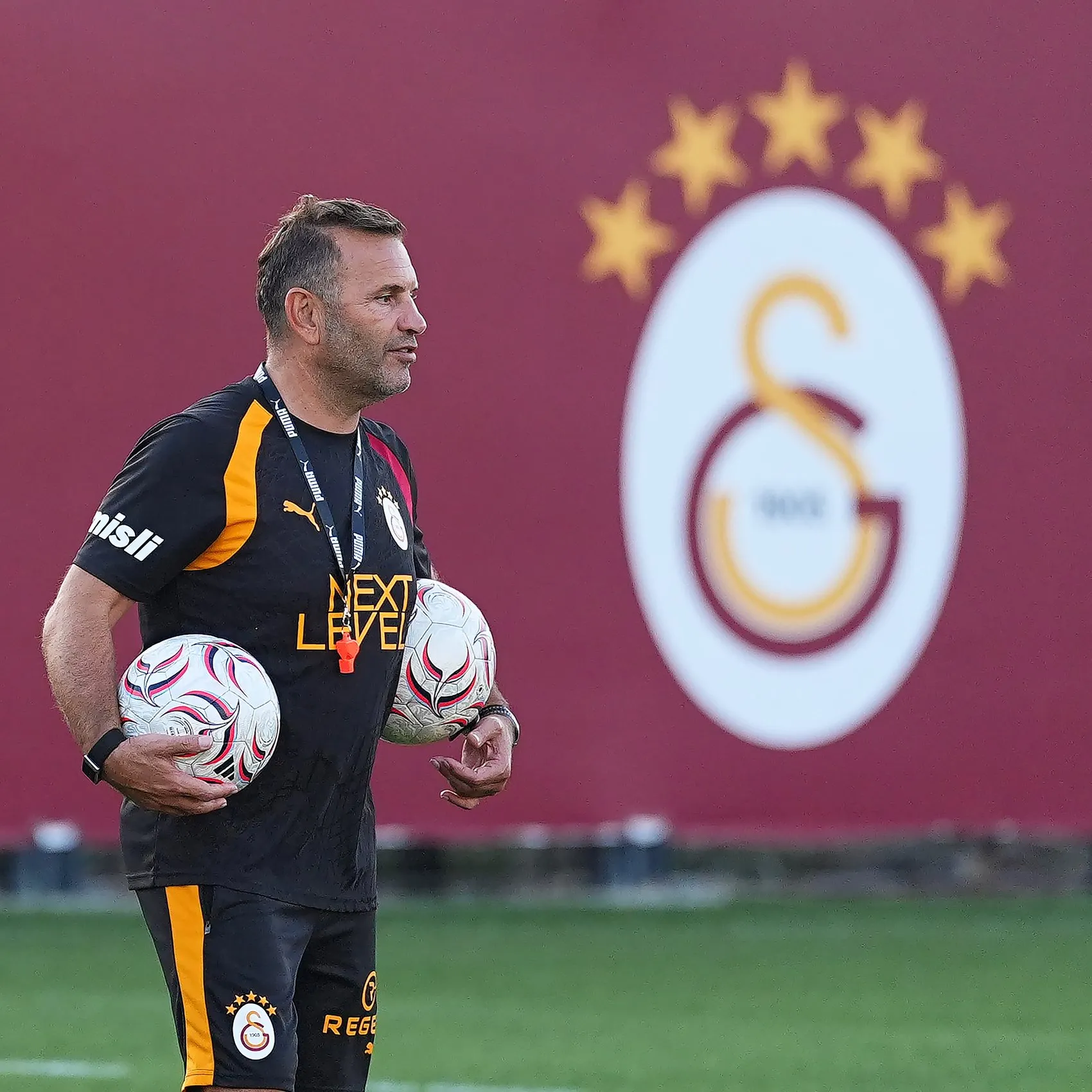 Batrakov'un Galatasaray'da ilk günü Sahada üç takımlı turnuva