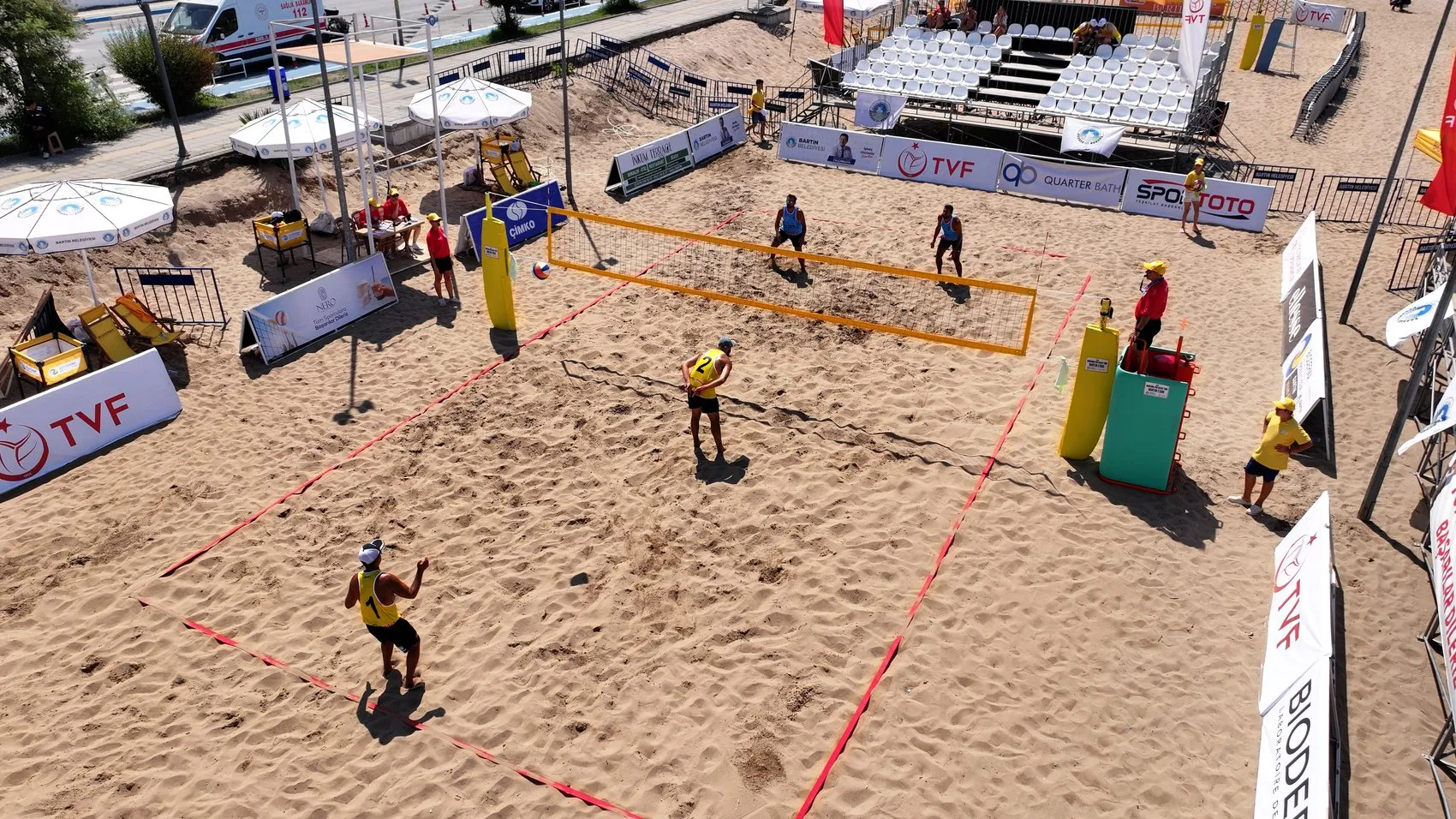 İnkumu'nda 3 gün sürecek plaj voleybolu şöleni başladı