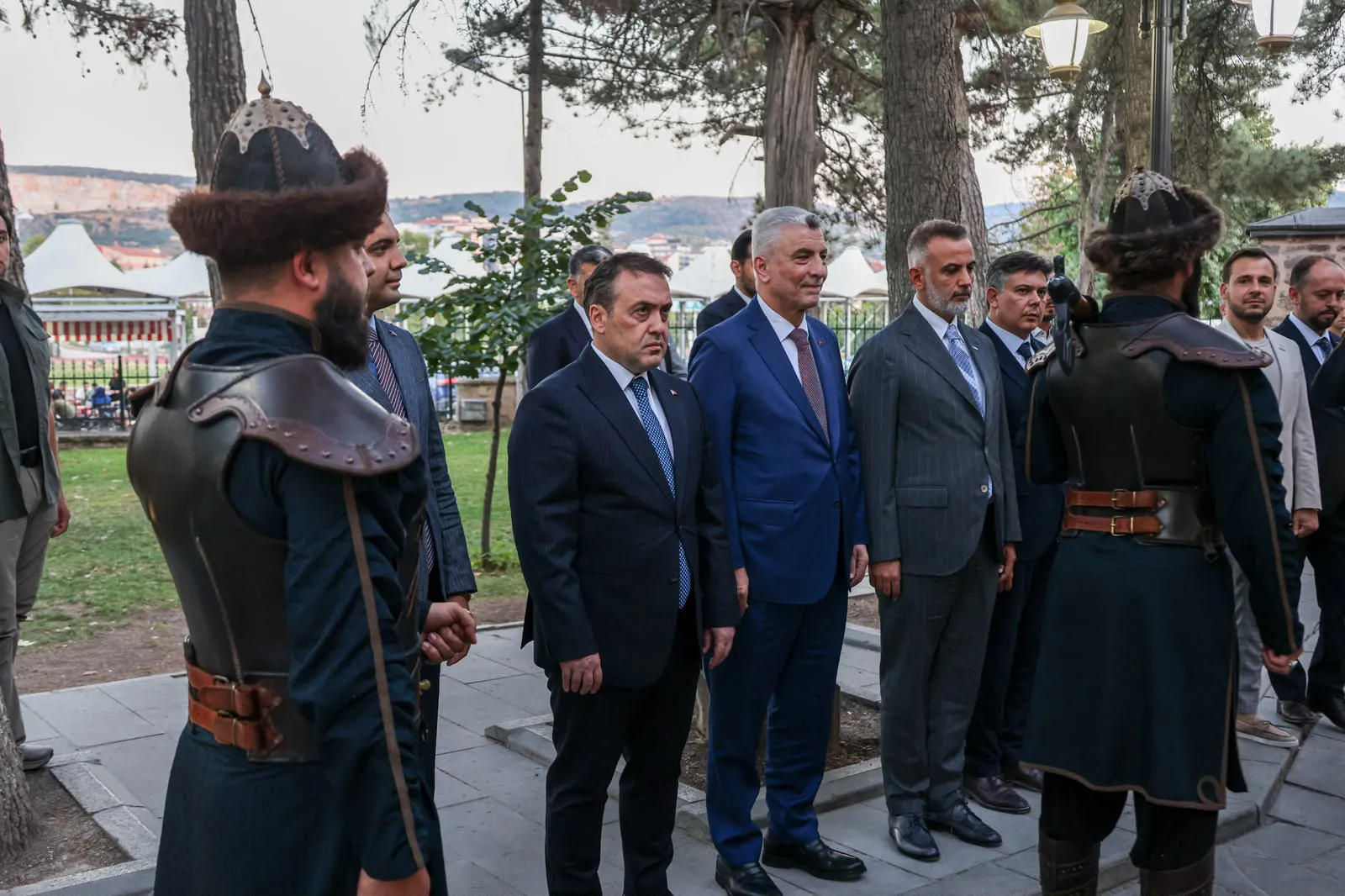 Ticaret Bakanı Bolat Söğüt’te Ertuğrul Gazi’yi ziyaret etti