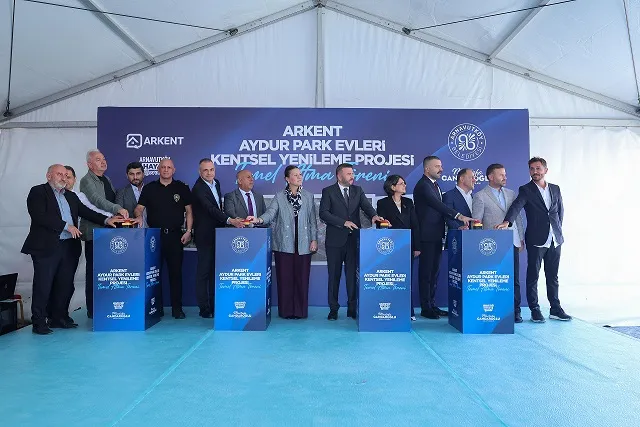 Arnavutköy'de depreme dayanıklı yeni evlerin temeli atıldı