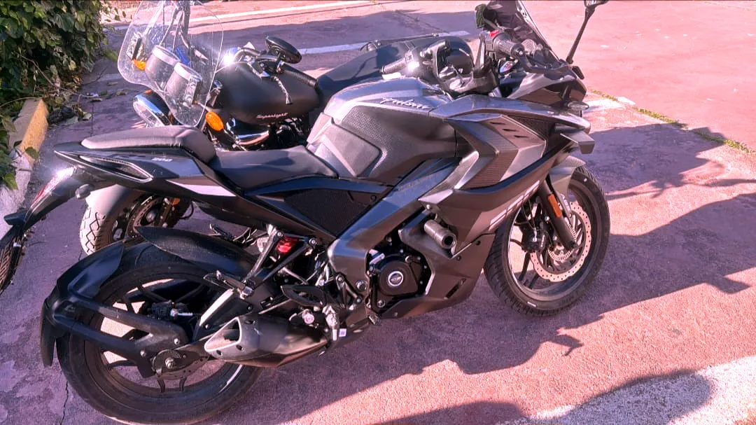 Avcılar'da motosiklet hırsızlığı güvenlik kamerasına yansıdı